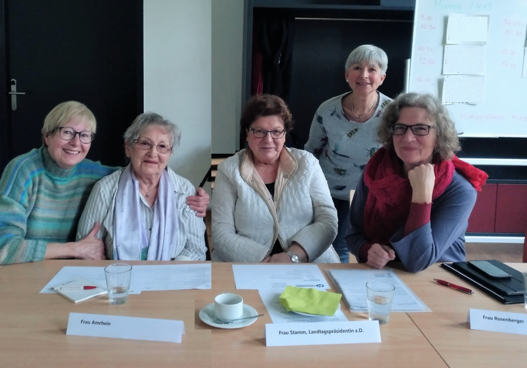 Schirmherrin Barbara Stamm (Mitte) mit den Müttern (v.l.n.r.) Hildegard Donath, Marianne Amrhein, Gertrud Steck und Inge Rosenberger